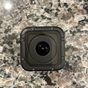 GoPro Hero 4 Session (8MP, 1080p60 fps, waterproof up to 10m) & Attachments